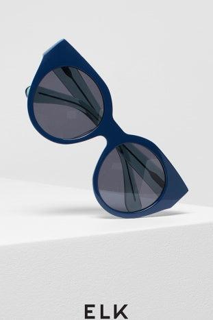 Beautiful colour contrasts highlight an exaggerated cat-eye design made of high-quality acetate. UV protection rating of 400, tested according to Australian and New Zealand standards